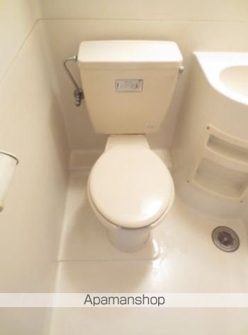 熊本市電健軍線 健軍町駅 徒歩8分 3階建 築44年のトイレ写真