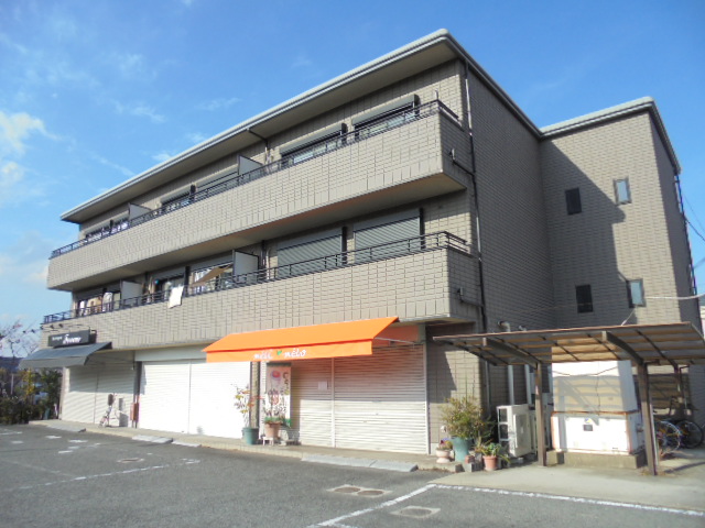 近鉄京都線 高の原駅 バス乗車時間：18分 最寄りバス停で下車 徒歩1分 築26年