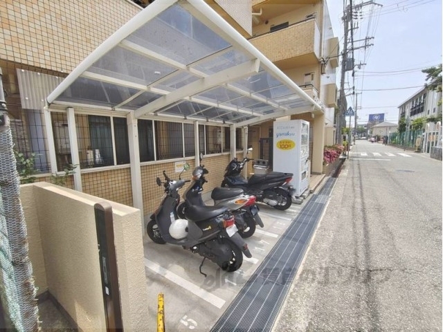 その他　バイク置き場