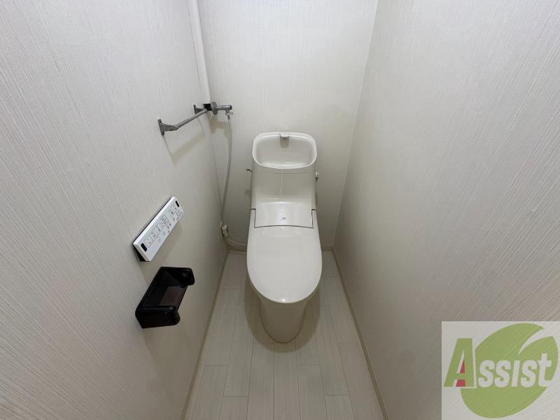 トイレ　こちらはトイレです。清潔感があり、安心して使用できます。