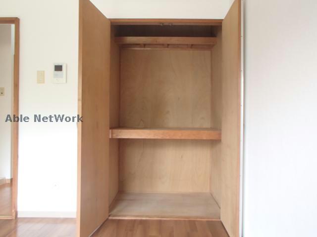 収納　※同物件別部屋の写真です。