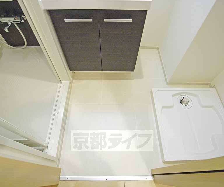 その他部屋・スペース　広々とした洗面所です。