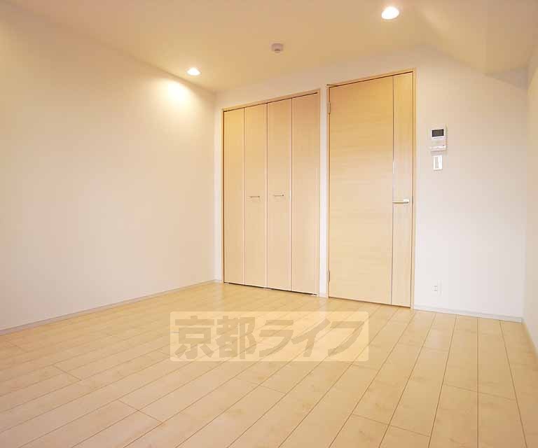 居室・リビング　広々とした綺麗な室内です。