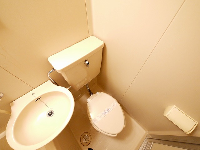トイレ　落ち着いたトイレです