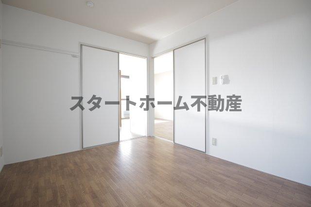 その他部屋・スペース　広くて明るい寝室