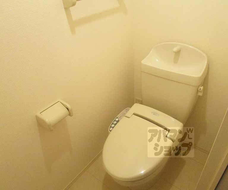 トイレ　１０１号室の写真です。