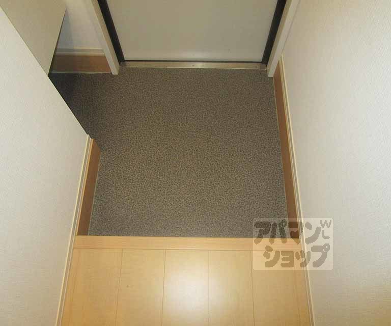 玄関　１０１号室の写真です。