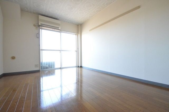 居室・リビング　☆家具のレイアウトがしやすいです☆