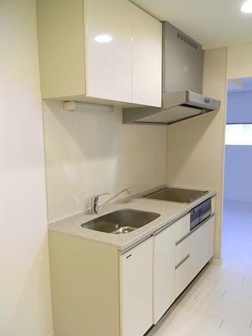 キッチン　３口ＩＨシステムキッチン（グリル付き）
