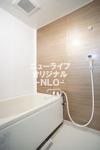 バス・シャワールーム　繰り返し沸かし直しができる追い焚き給湯付き☆