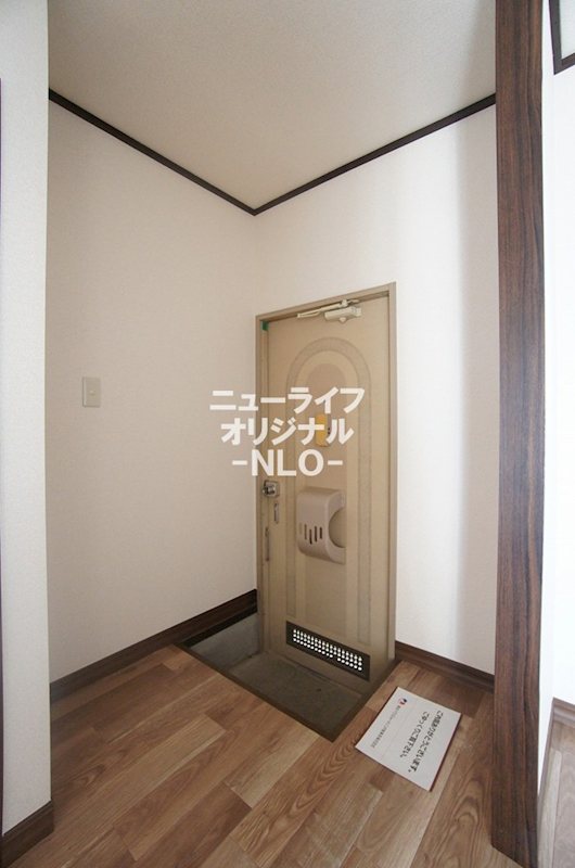 玄関　お好みの下駄箱をお持ち込みいただけます（別室参照、現況優先）
