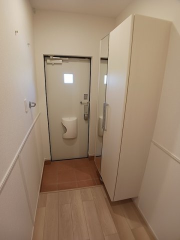 玄関　収納もある玄関です