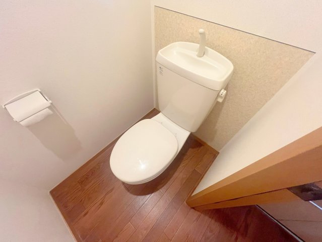 トイレ　清潔感のあるトイレは、誰もがリラックスできる空間です。