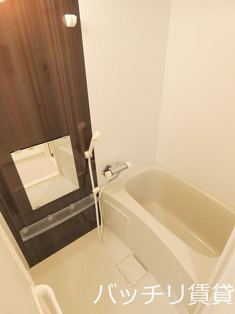 バス・シャワールーム　※同アパート別部屋写真の為、現状優先。