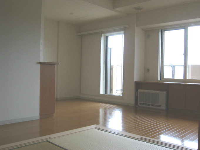 地下鉄東豊線 学園前駅 徒歩1分 14階建 築23年の居間写真
