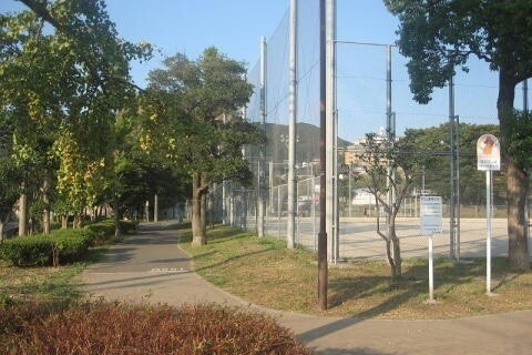 【上二十町スカイマンションの公園】