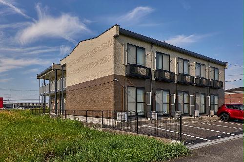 建物外観　家具家電設置、カードキー採用。