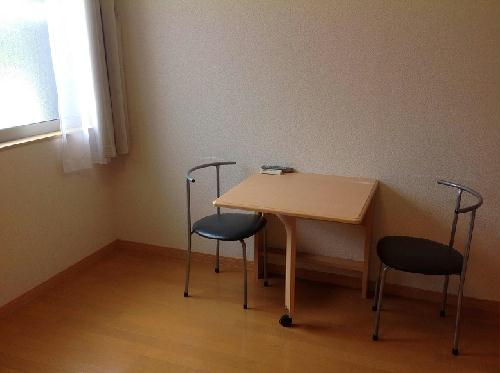 その他　折りたたみ式のテーブルと椅子