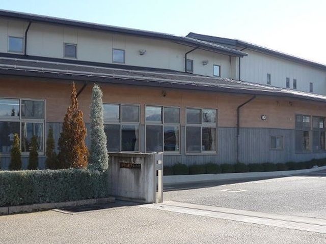 【上田市諏訪形のアパートの小学校】