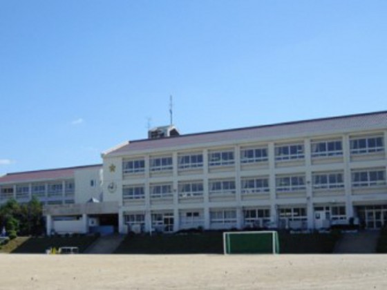 【東広島市西条本町のアパートの小学校】