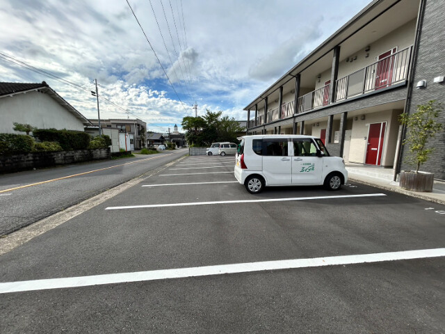 【コーポ諏訪　IIの駐車場】