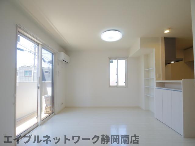 居室・リビング　居間です