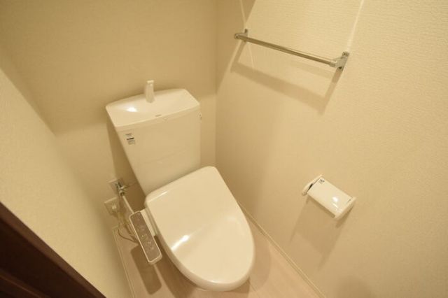 【神戸市灘区国玉通のアパートのトイレ】