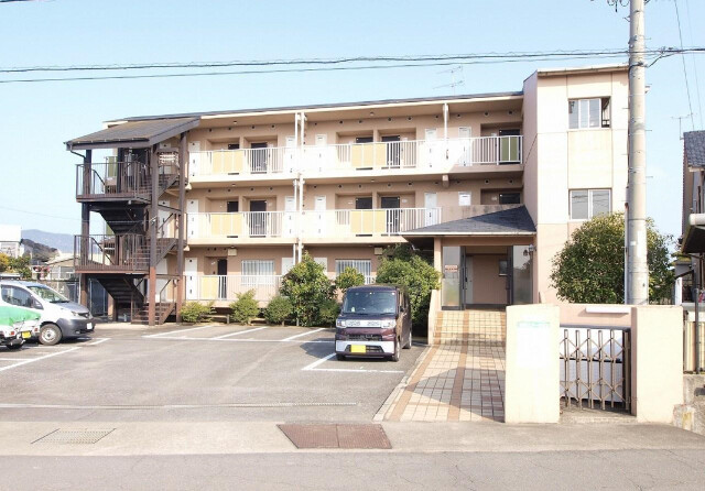 高松市亀田町のマンションの建物外観