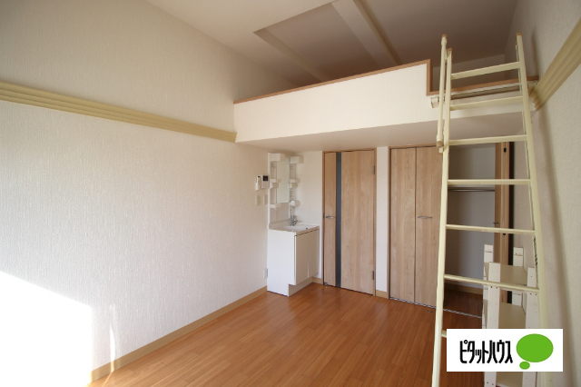 居室・リビング　１１０号室になります