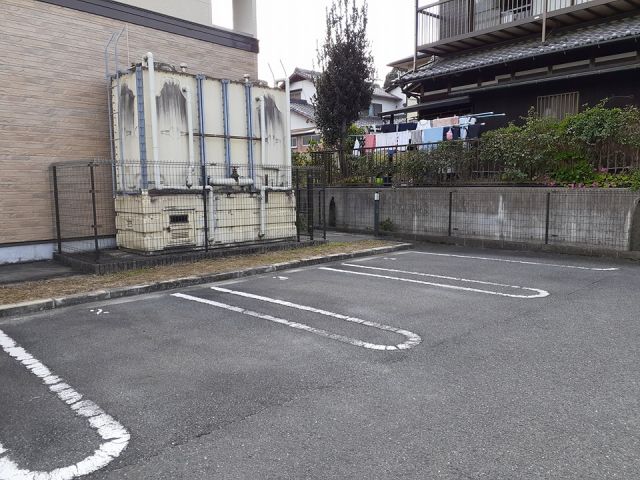 【京田辺市宮津宮ノ下のアパートの駐車場】