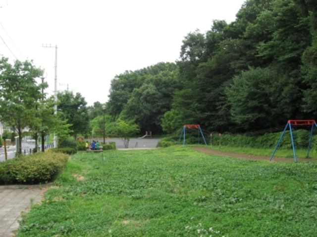 【多摩美レジデンスの公園】