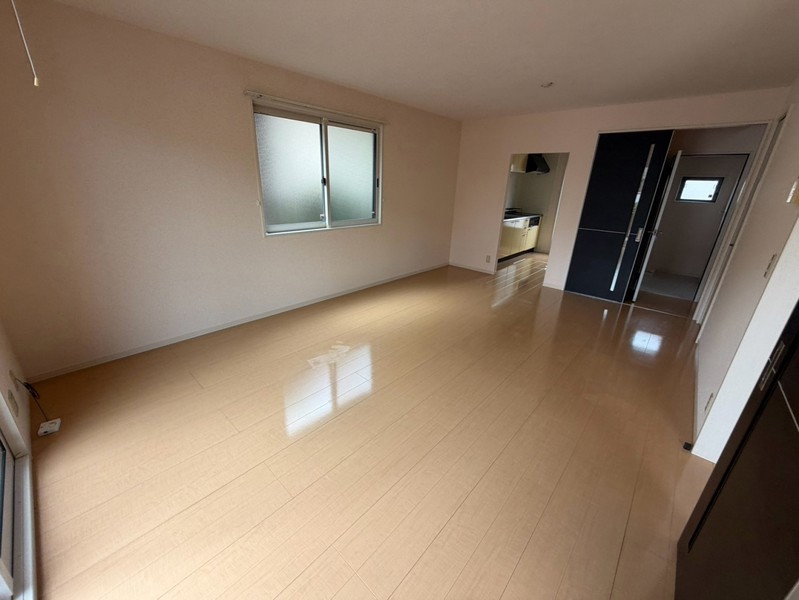 柚垣様戸建II A棟の居間写真