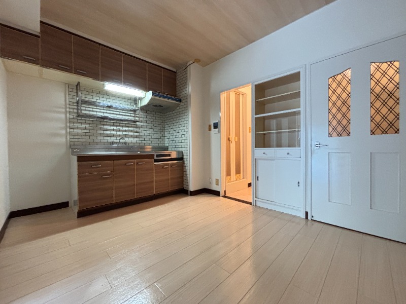 居室・リビング　２０５室　写真