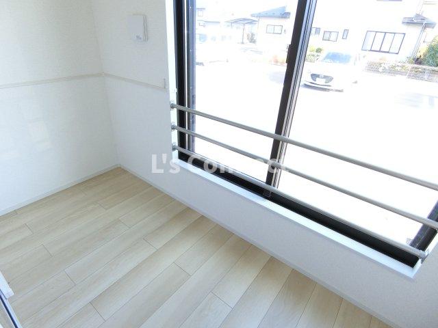 その他　サンルームで天気を気にせず洗濯できます。