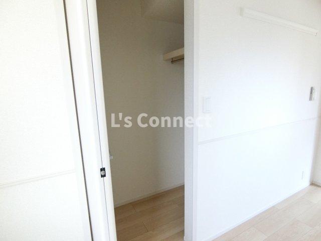 収納　ウォークインクローゼットでお荷物もすっきり収納。