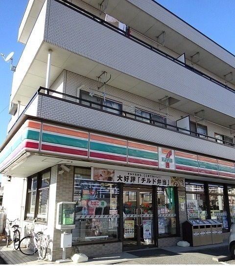 コンビニ　セブンイレブン（コンビニ）まで350m