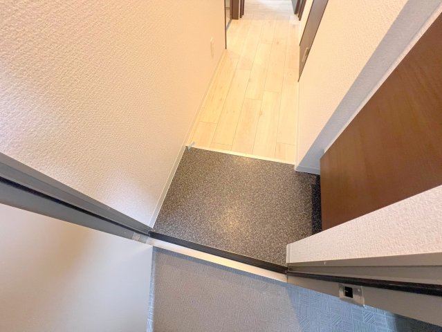 玄関　同施工会社の同仕様写真です。