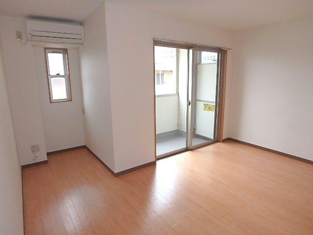 居室・リビング　室内