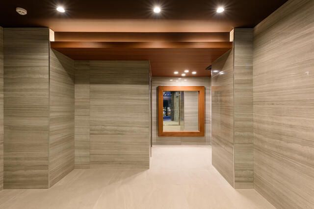 エントランス　ゆとりのあるエントランスです