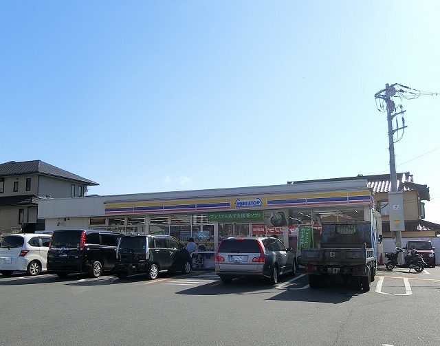 コンビニ　ミニストップ富士今泉店（コンビニ）まで704m
