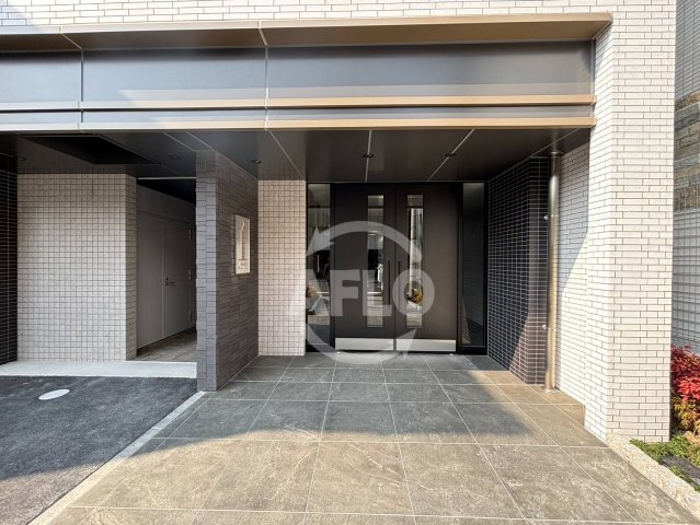 エントランス　アドバンス大阪フラット　エントランス