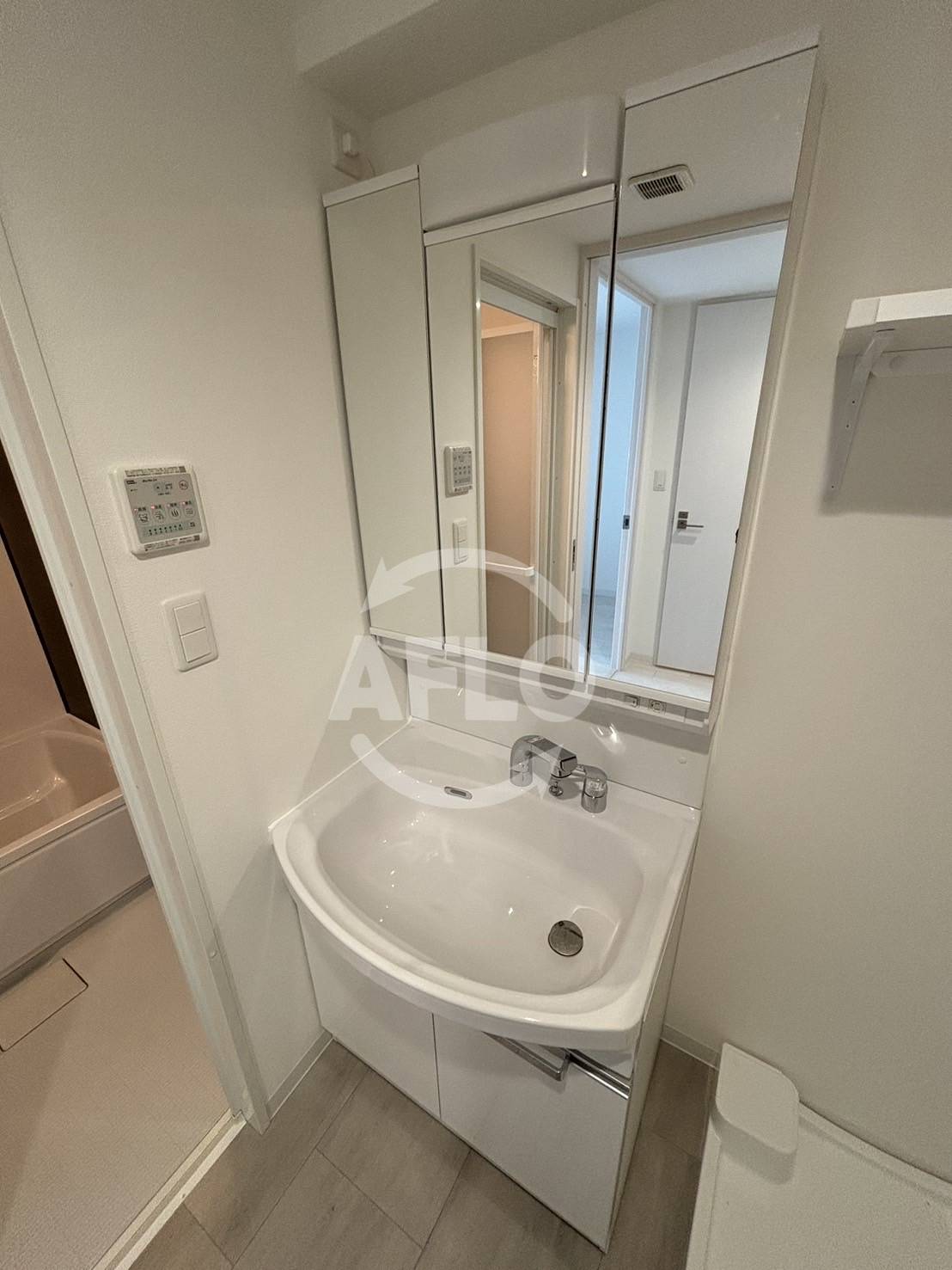 洗面設備　アドバンス大阪フラット　独立洗面台