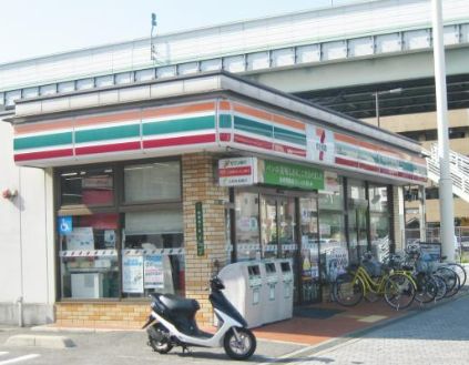 コンビニ　セブンイレブン 大阪泉尾4丁目店（コンビニ）まで536m
