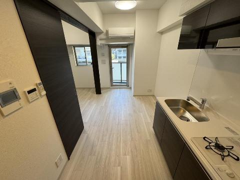 居室・リビング　室内