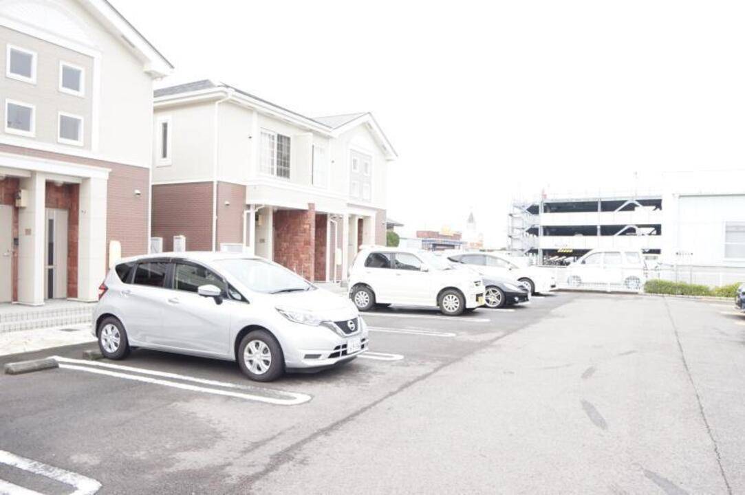 駐車場　駐車場