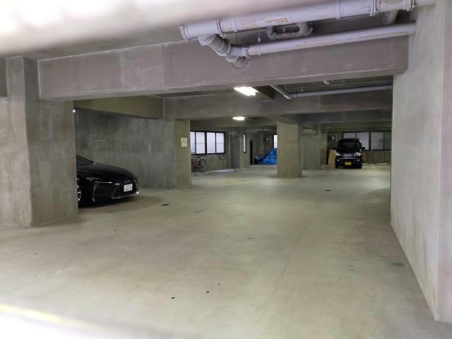 駐車場　駐車場