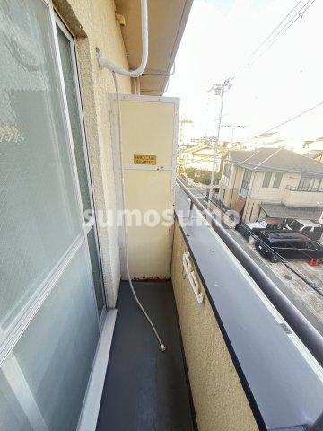 バルコニー　暖かな日差しのふりそそぐバルコニー