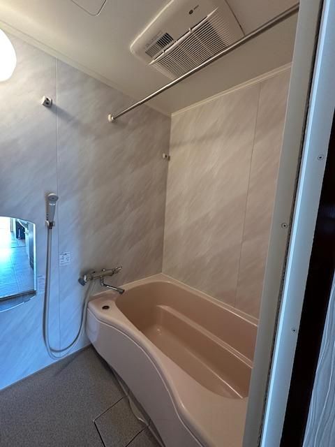 バス・シャワールーム　浴室暖房乾燥機付き