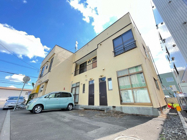 建物外観　◆経済的な都市ガス・灯油暖房物件！◆菊水駅徒歩圏内の好立地！