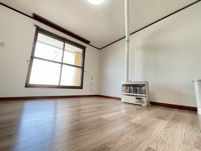 居室・リビング　◆経済的な都市ガス・灯油暖房物件！◆菊水駅徒歩圏内の好立地！